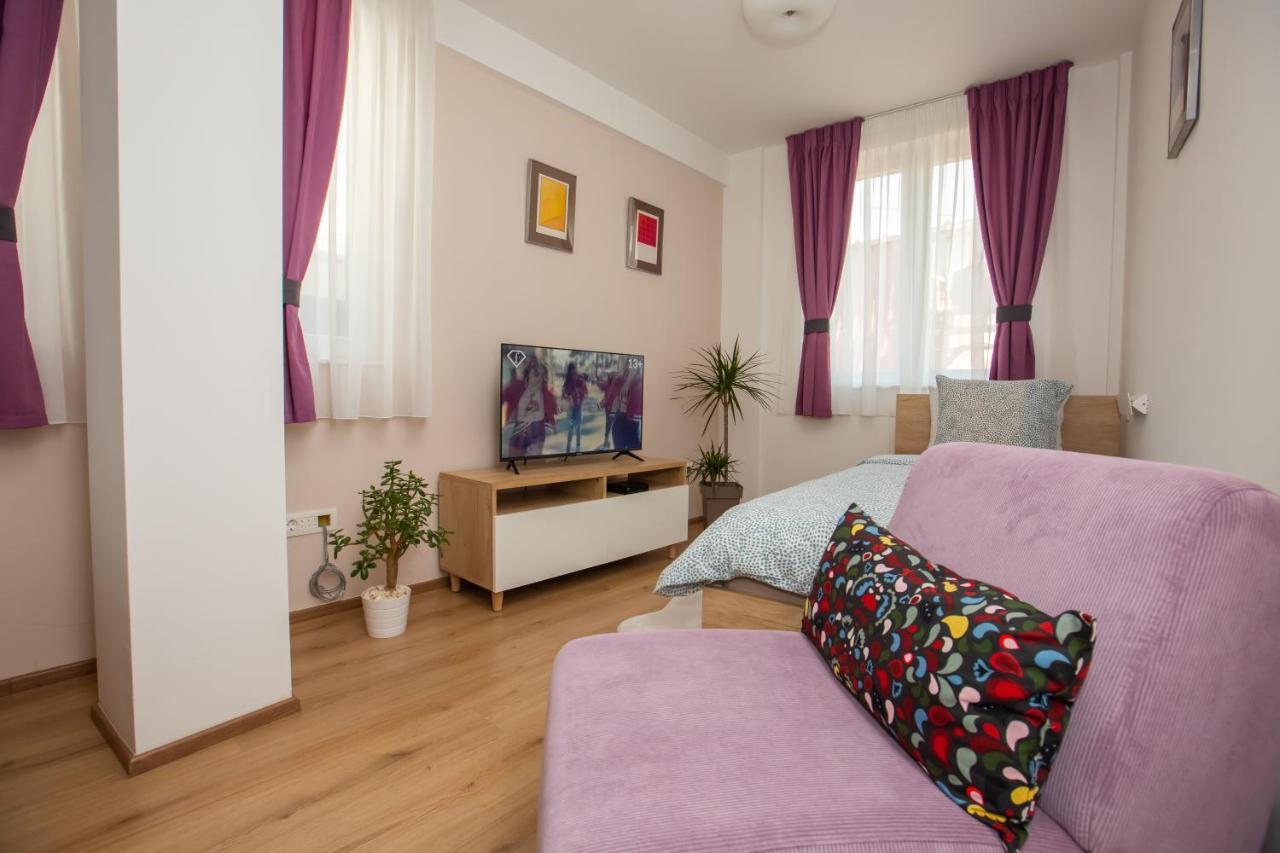 Charming Apartment In Shtip'S Downtown Štip Exteriör bild